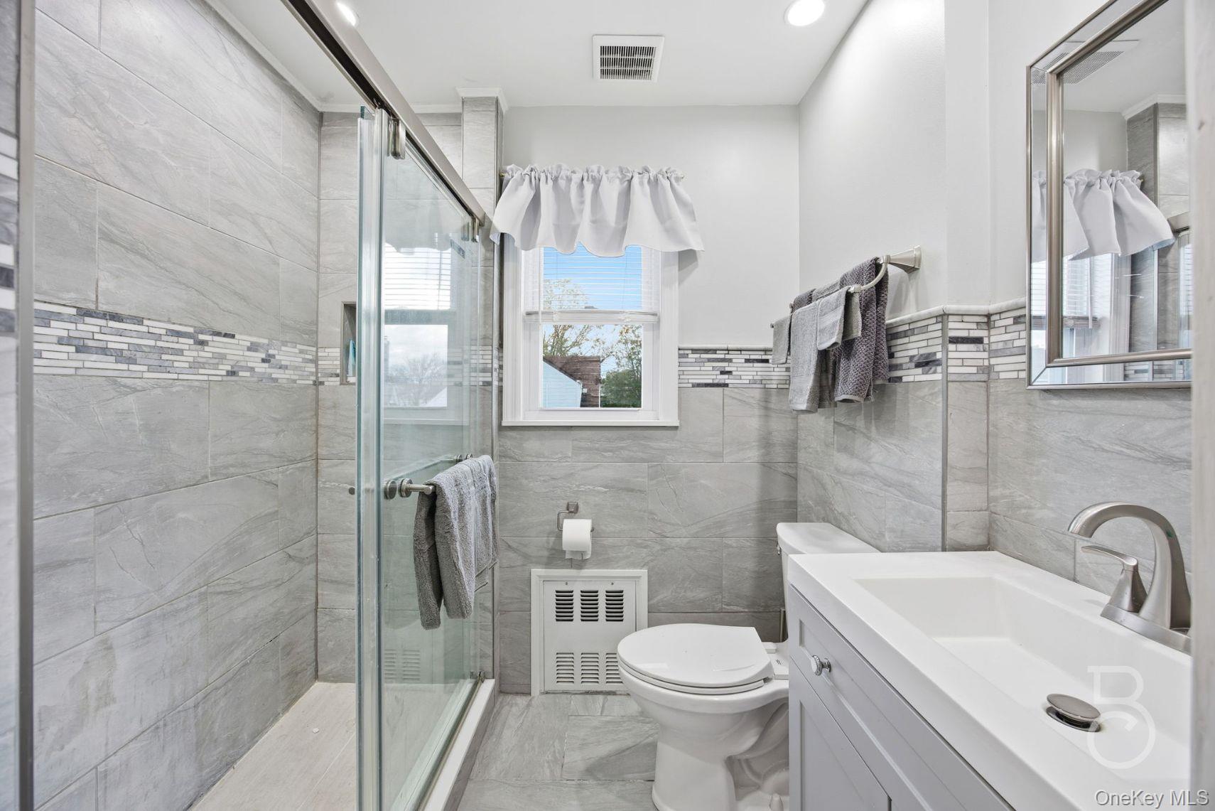 #12 photo, 38-22 Clearview Expressway, Bayside , NY 11361