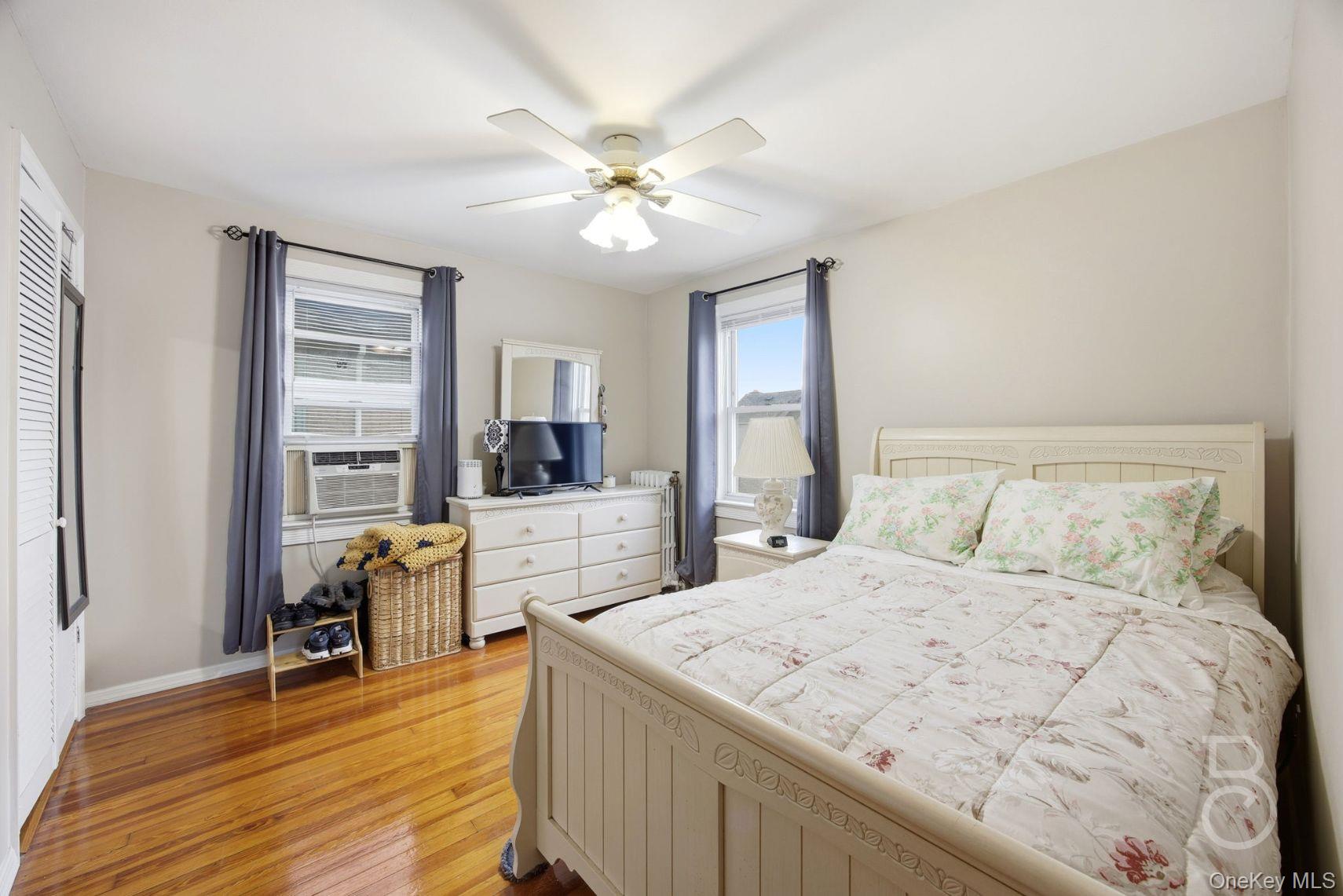 #15 photo, 38-22 Clearview Expressway, Bayside , NY 11361