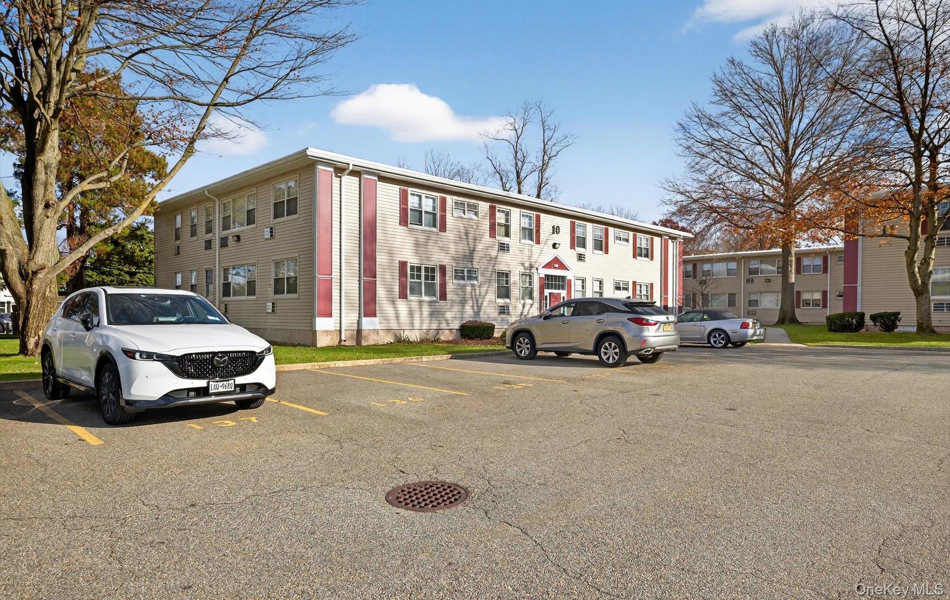 #20 photo, 324 Post Avenue, Westbury , NY 11590