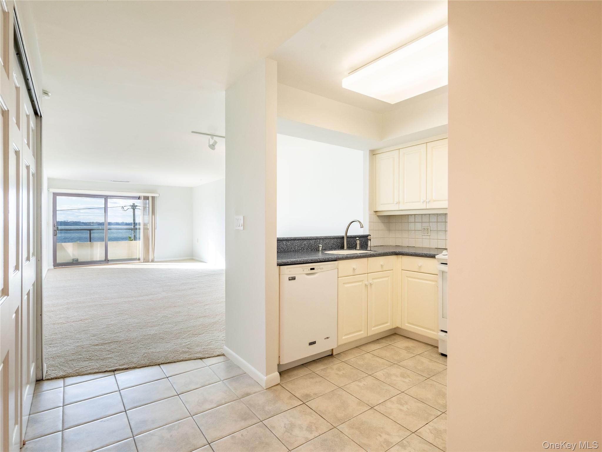 #3 photo, 372 Main Street, Port Washington , NY 11050