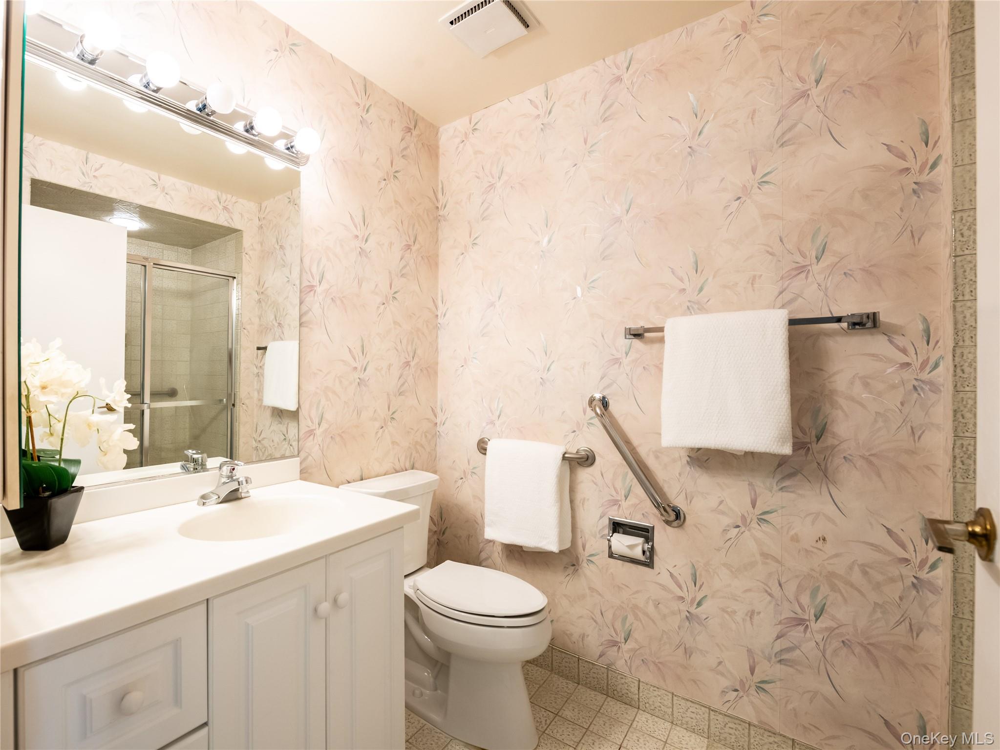 #9 photo, 372 Main Street, Port Washington , NY 11050