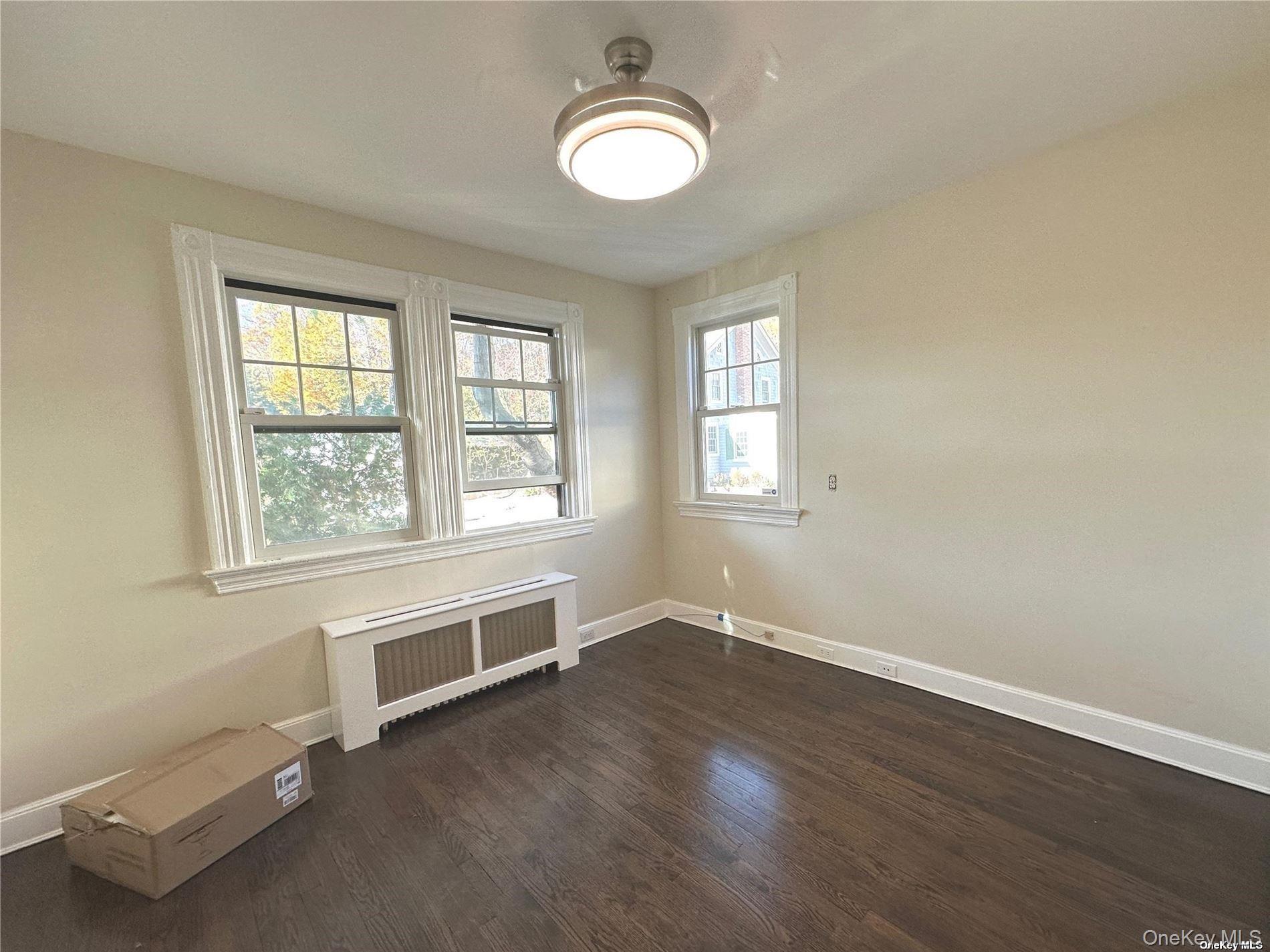 #8 photo, 209 Main Street, Northport , NY 11768