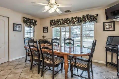 #18 photo, 24 Cable Lane, Hicksville , NY 11801