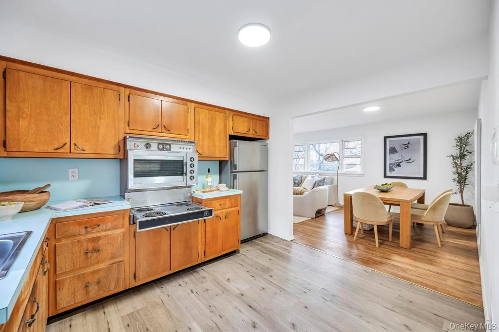 #10 photo, 4 Washington Avenue, Smithtown , NY 11787