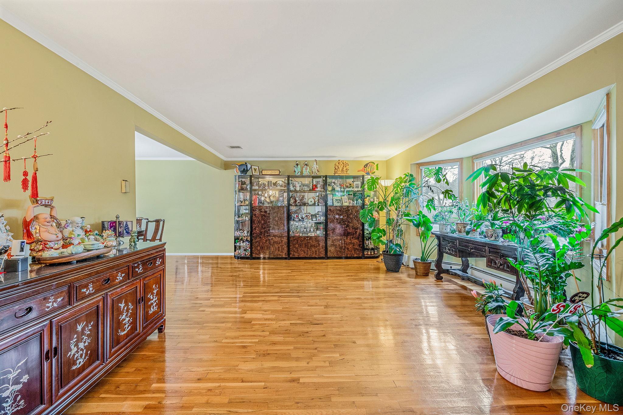 #4 photo, 293 Marlin Street, Dix Hills , NY 11746