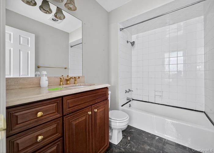 #15 photo, 301 Kensington Way, Mount Kisco , NY 10549