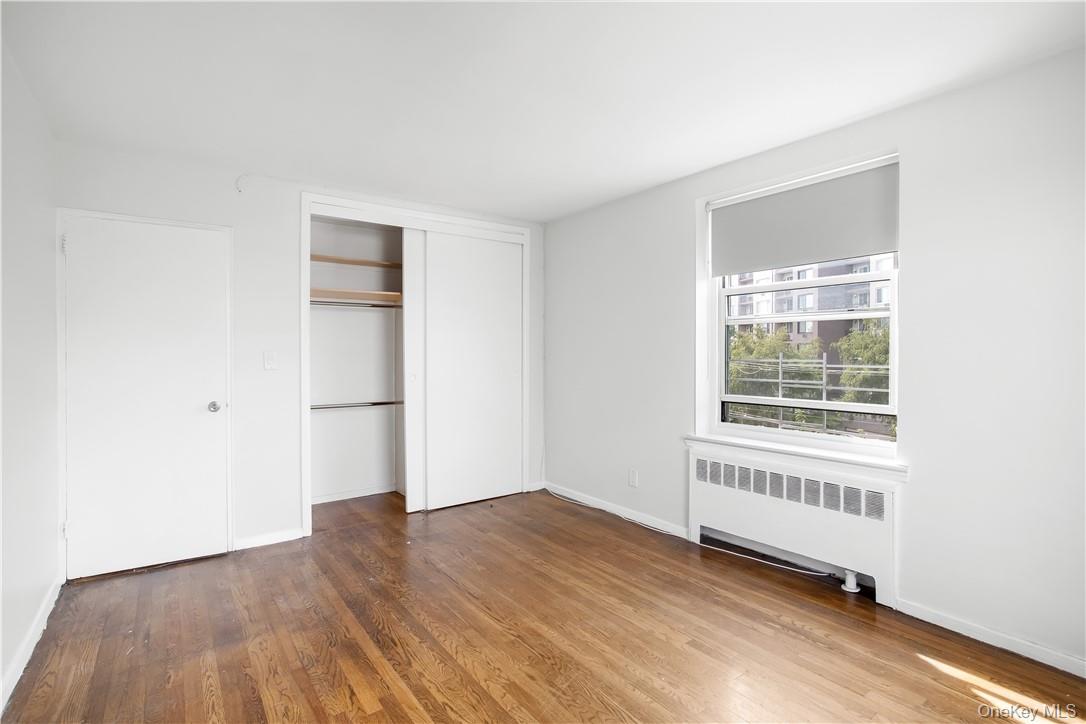 #11 photo, 730 Pelham Road, New Rochelle , NY 10805