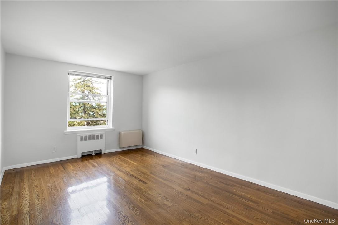 #12 photo, 730 Pelham Road, New Rochelle , NY 10805