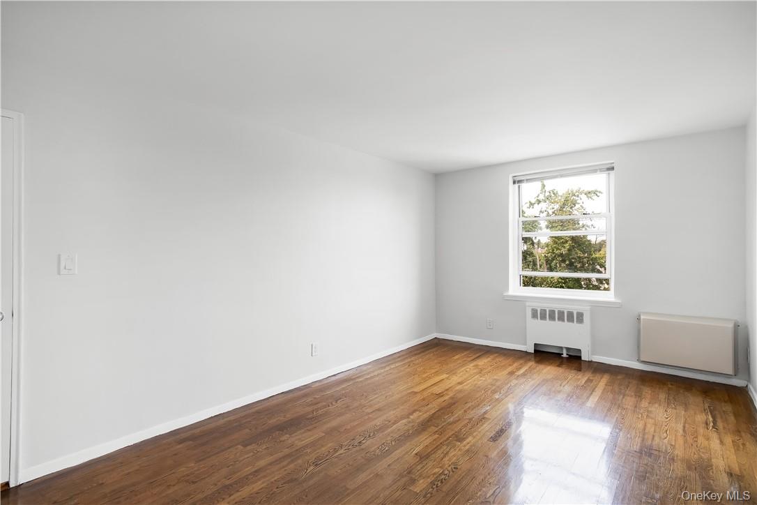 #13 photo, 730 Pelham Road, New Rochelle , NY 10805