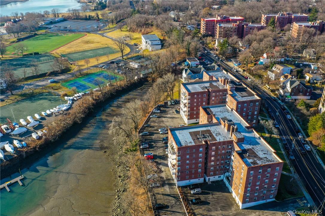 #20 photo, 730 Pelham Road, New Rochelle , NY 10805