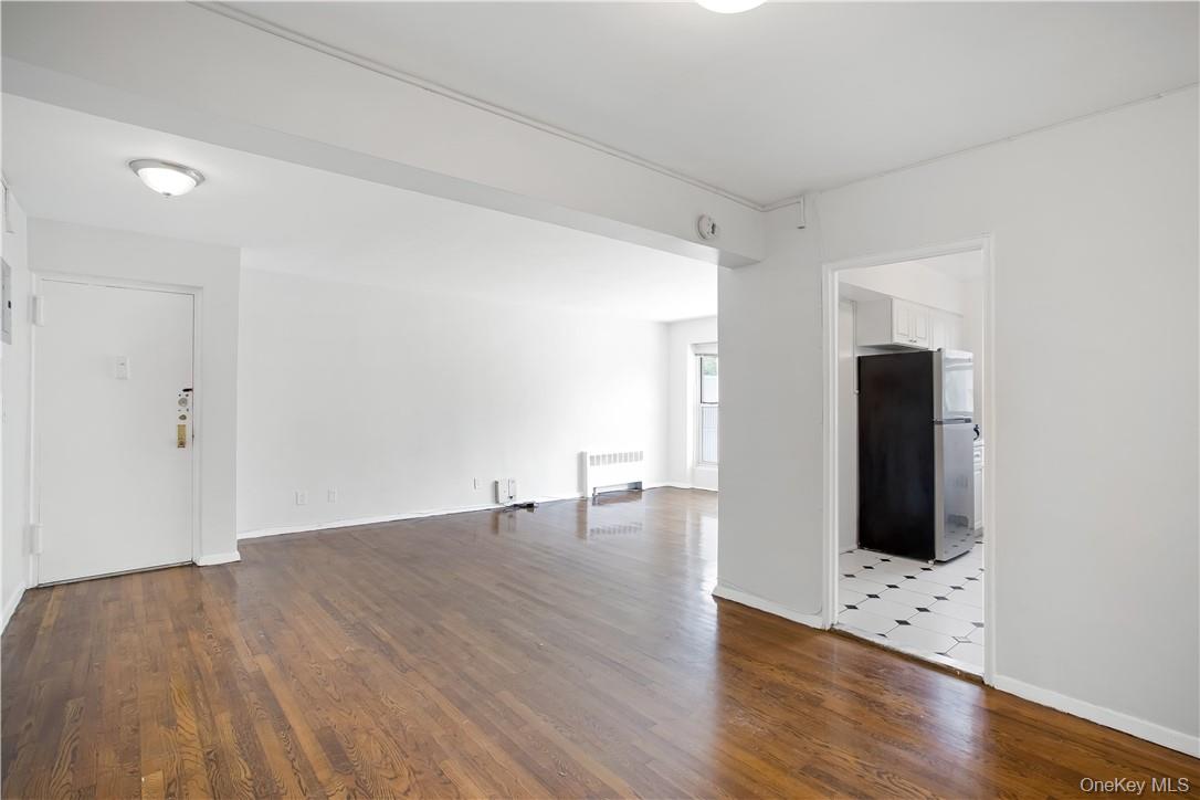 #4 photo, 730 Pelham Road, New Rochelle , NY 10805