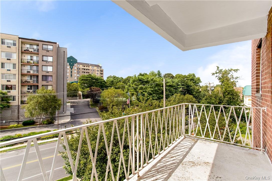 #7 photo, 730 Pelham Road, New Rochelle , NY 10805