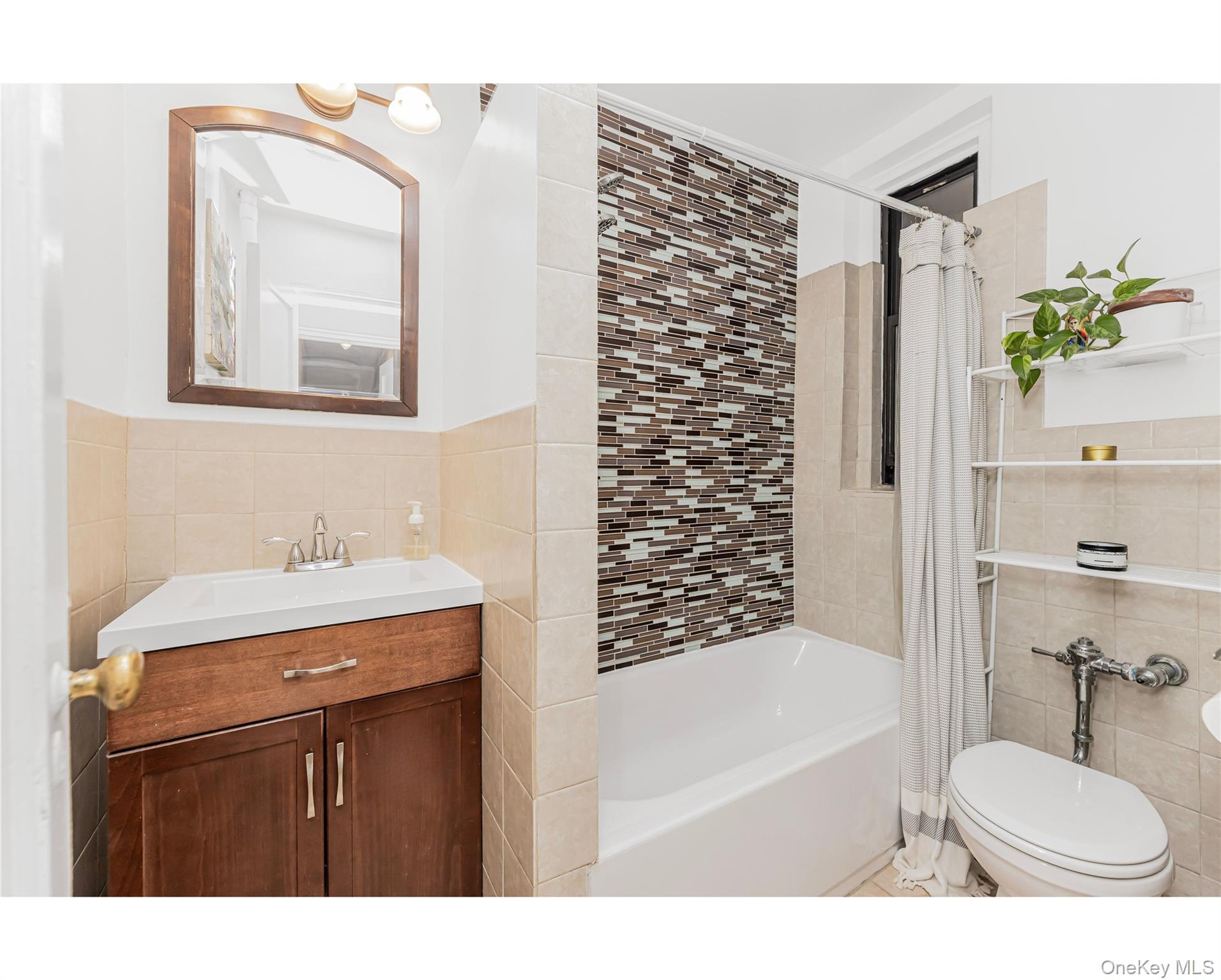 #3 photo, 306 E Mosholu Parkway, Bronx , NY 10458