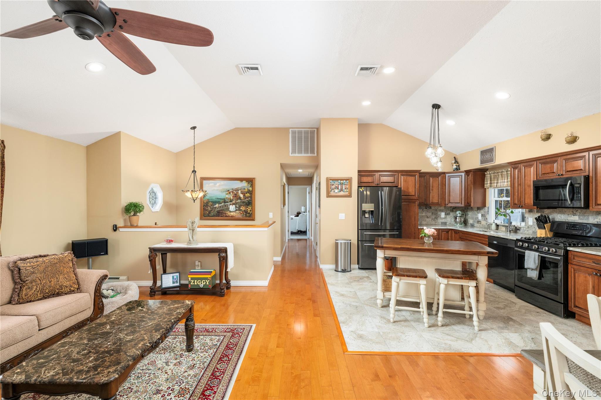 #3 photo, 293 Garden Street, New Windsor , NY 12553