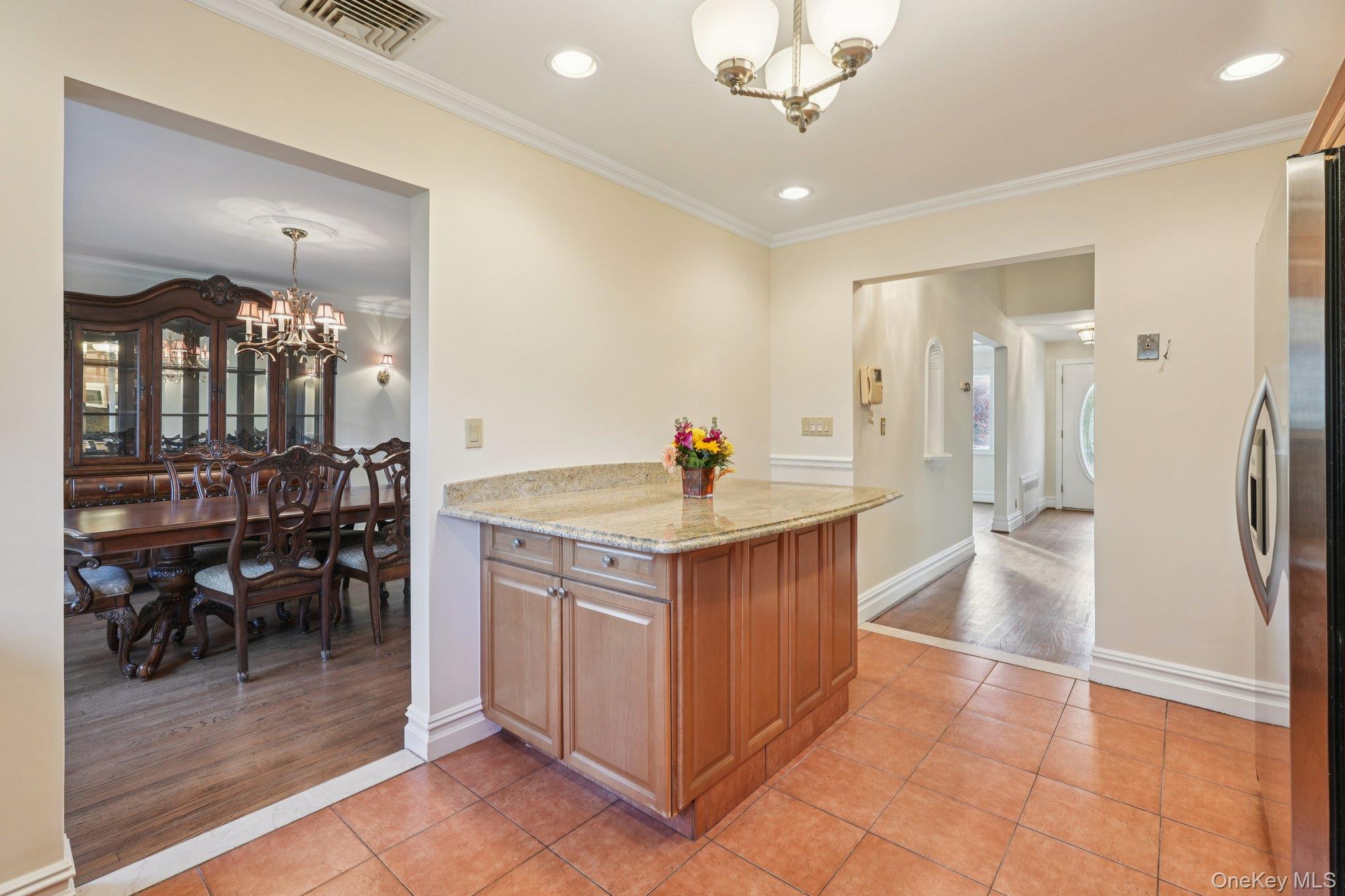 #11 photo, 808 Wolfs Lane, Pelham , NY 10803