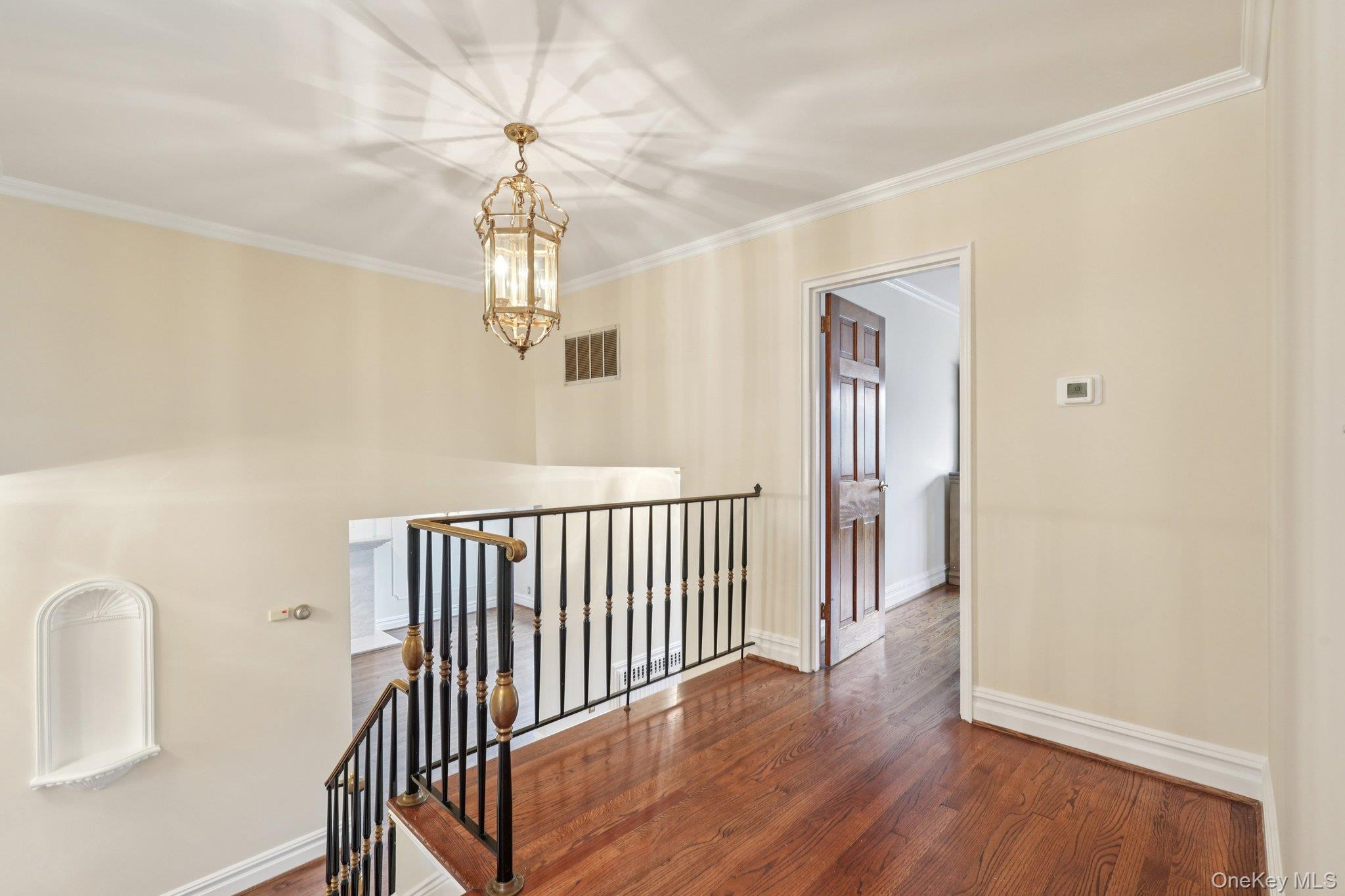 #12 photo, 808 Wolfs Lane, Pelham , NY 10803