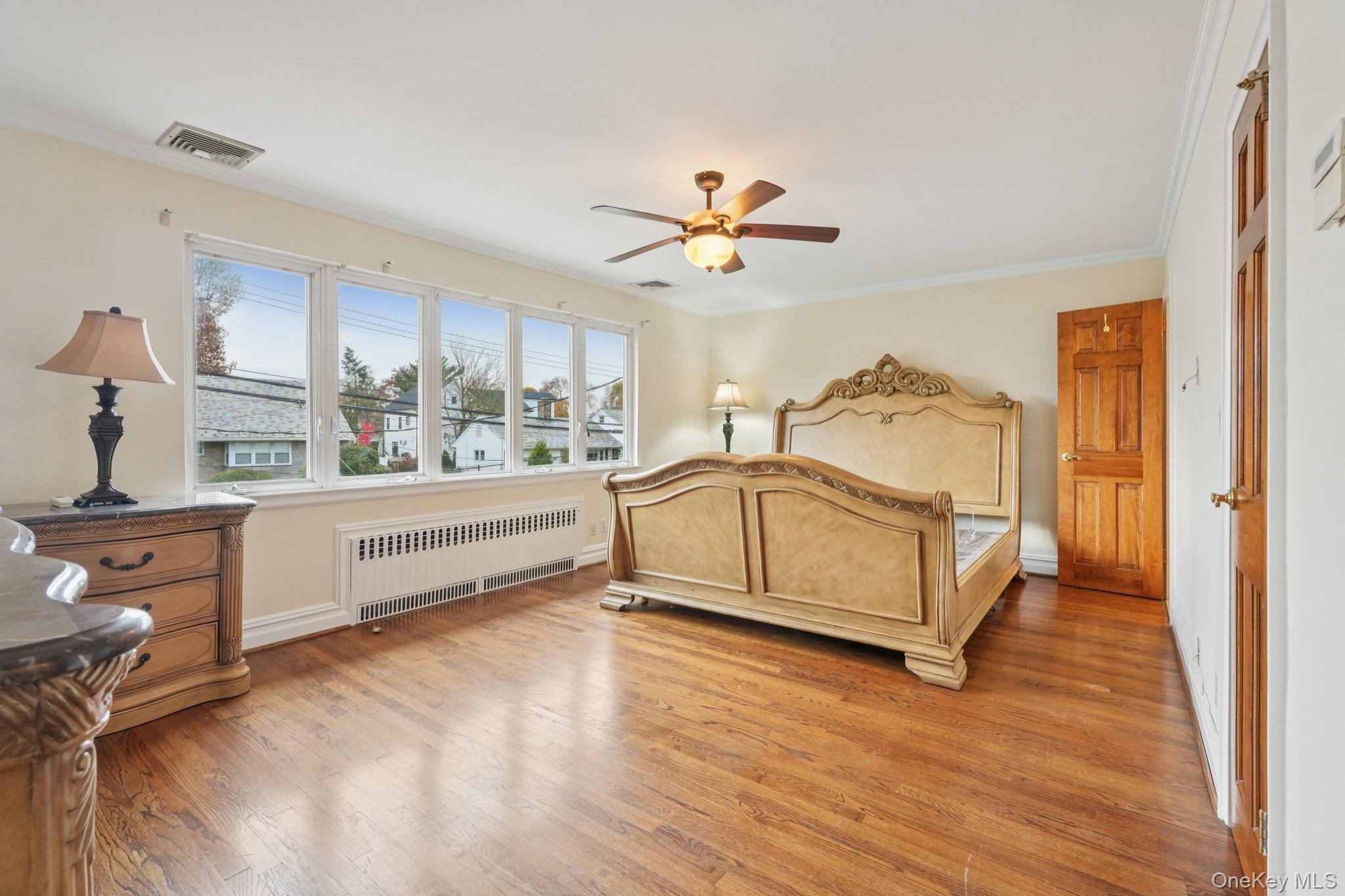 #13 photo, 808 Wolfs Lane, Pelham , NY 10803