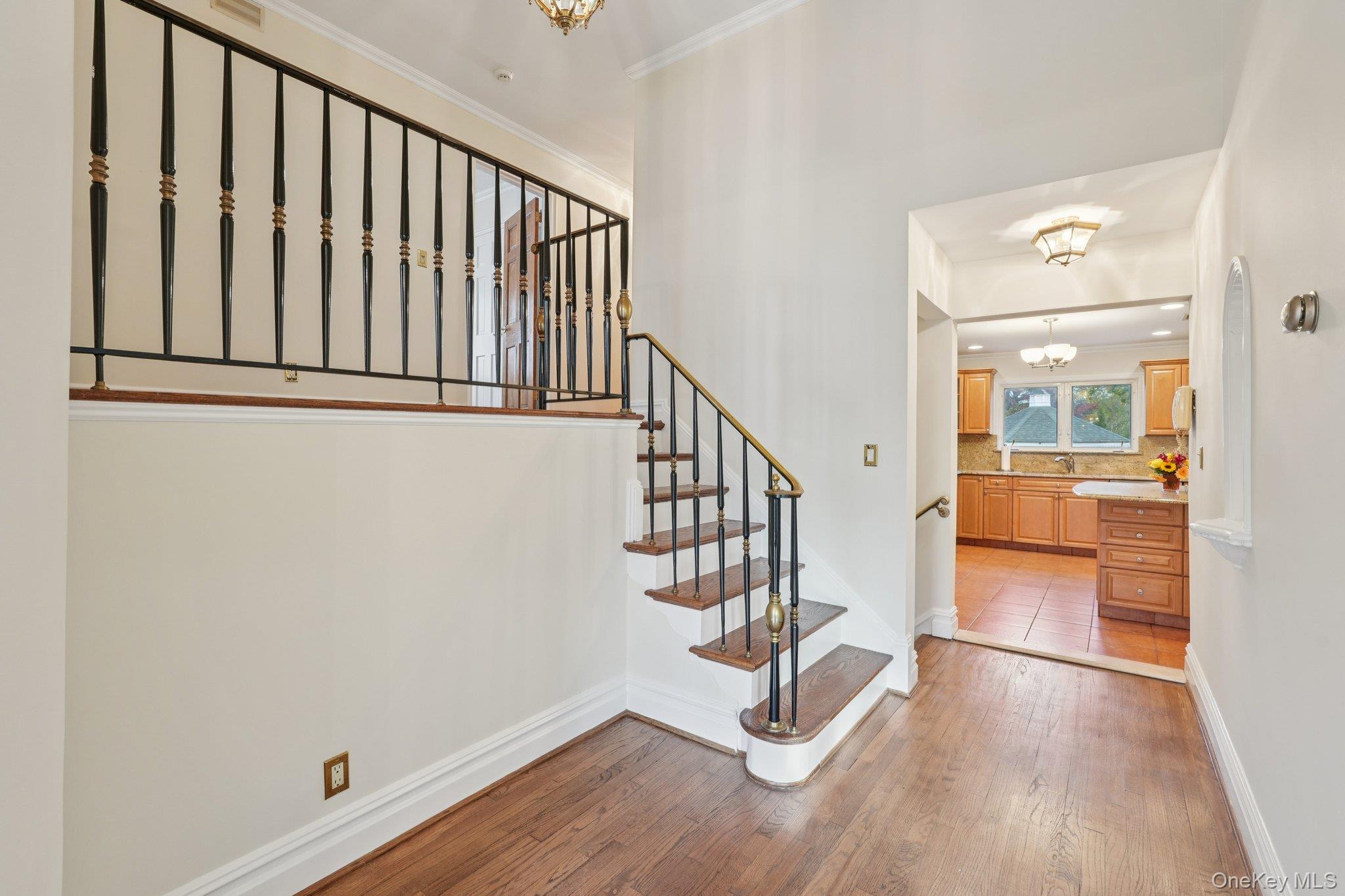 #4 photo, 808 Wolfs Lane, Pelham , NY 10803