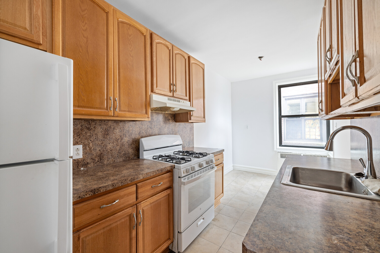 #7 photo, 1701 ALBEMARLE Road, Prospect Park South , NY 11226