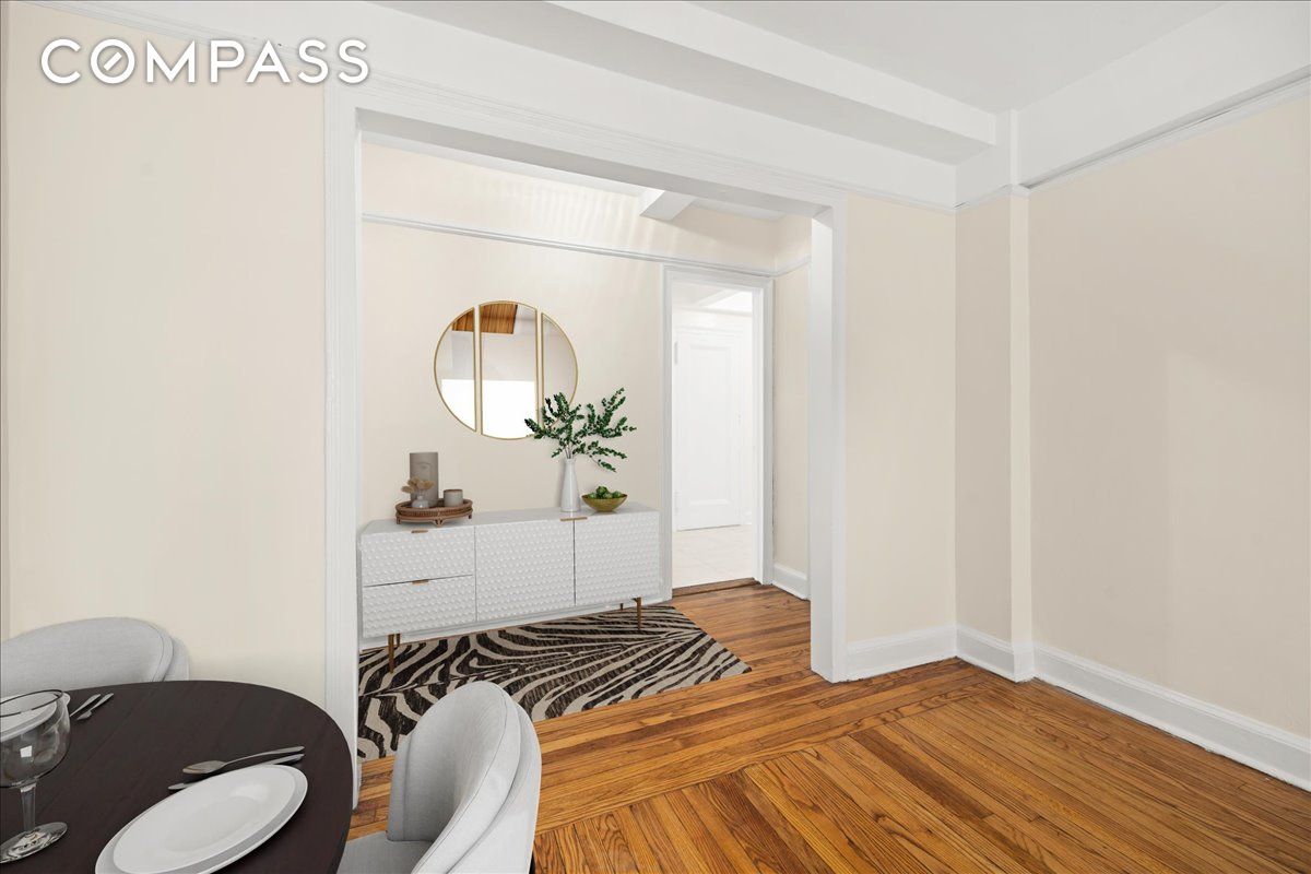 #3 photo, 325 E 41st Street, Murray Hill , NY 10017