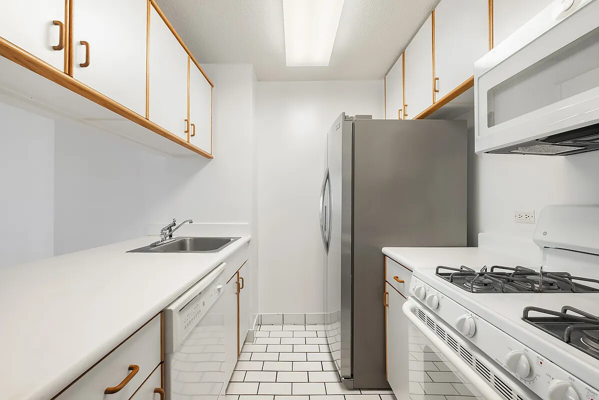 #3 photo, 200 RECTOR Place, Battery Park City , NY 10280