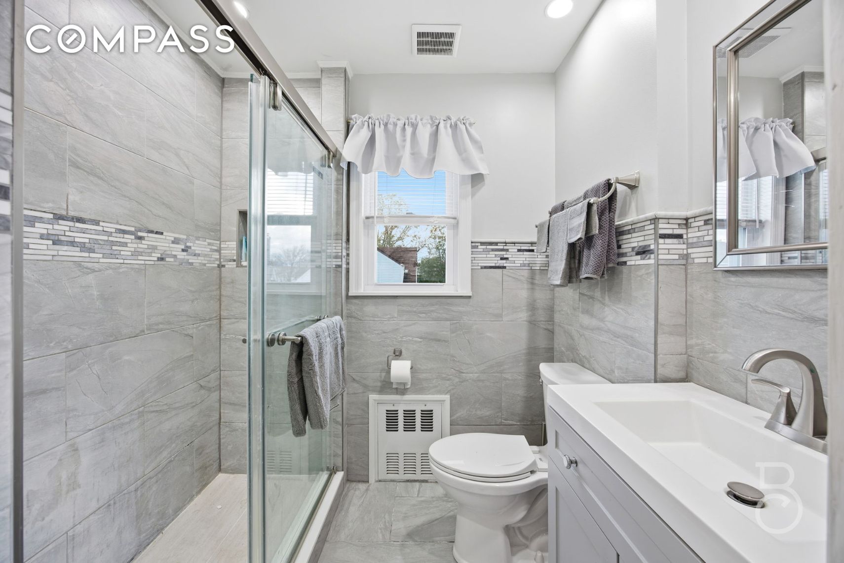 #17 photo, 38-22 Clearview Expressway, Auburndale , NY 11361