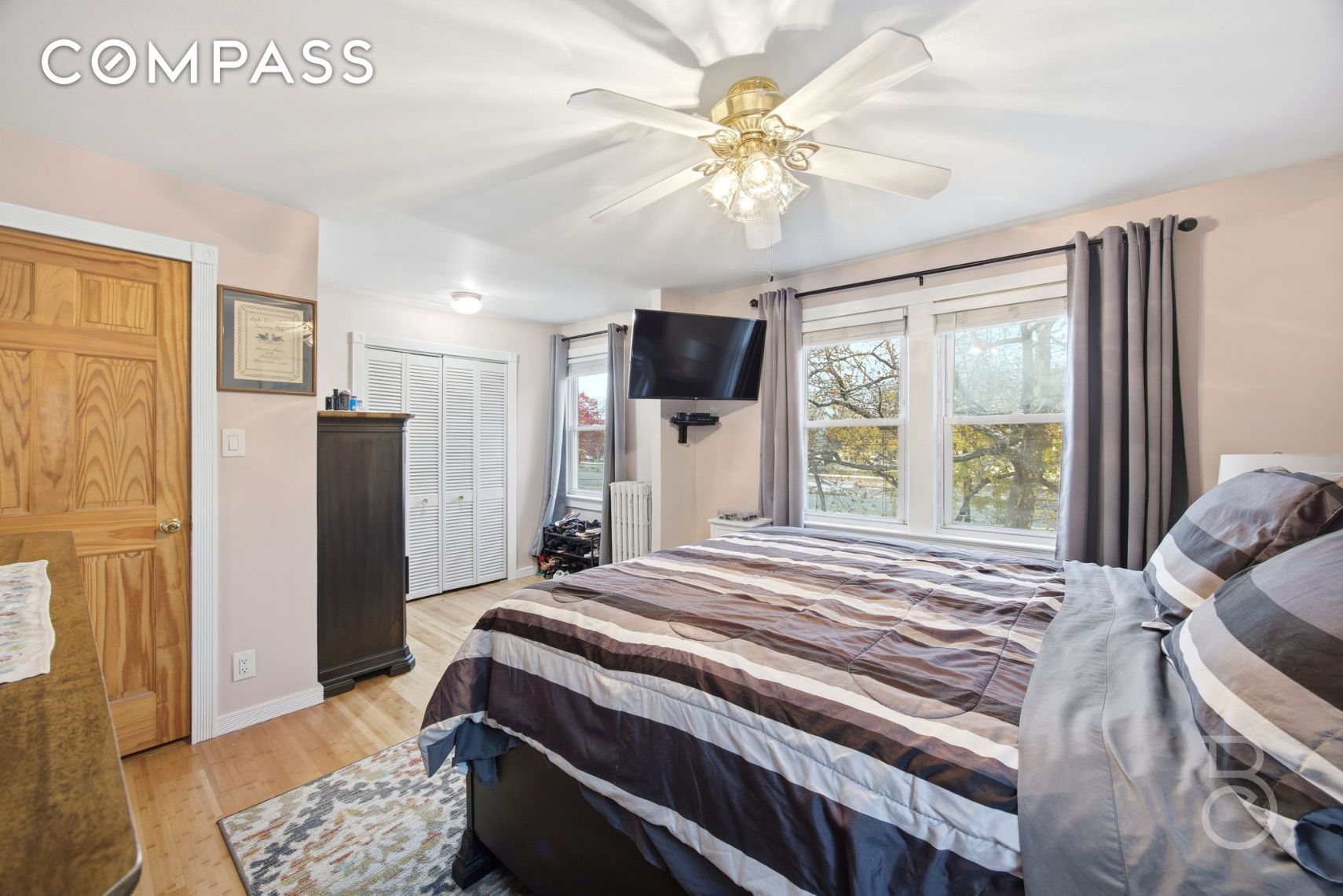 #19 photo, 38-22 Clearview Expressway, Auburndale , NY 11361