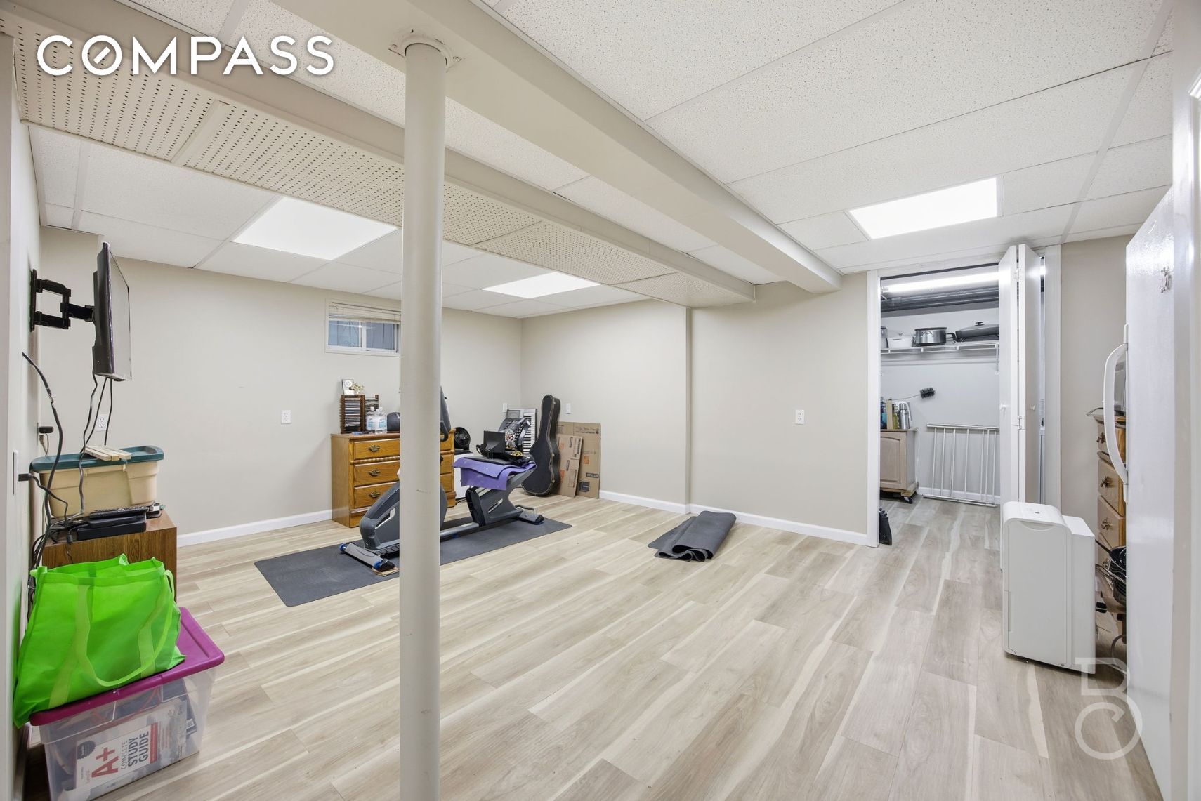 #24 photo, 38-22 Clearview Expressway, Auburndale , NY 11361