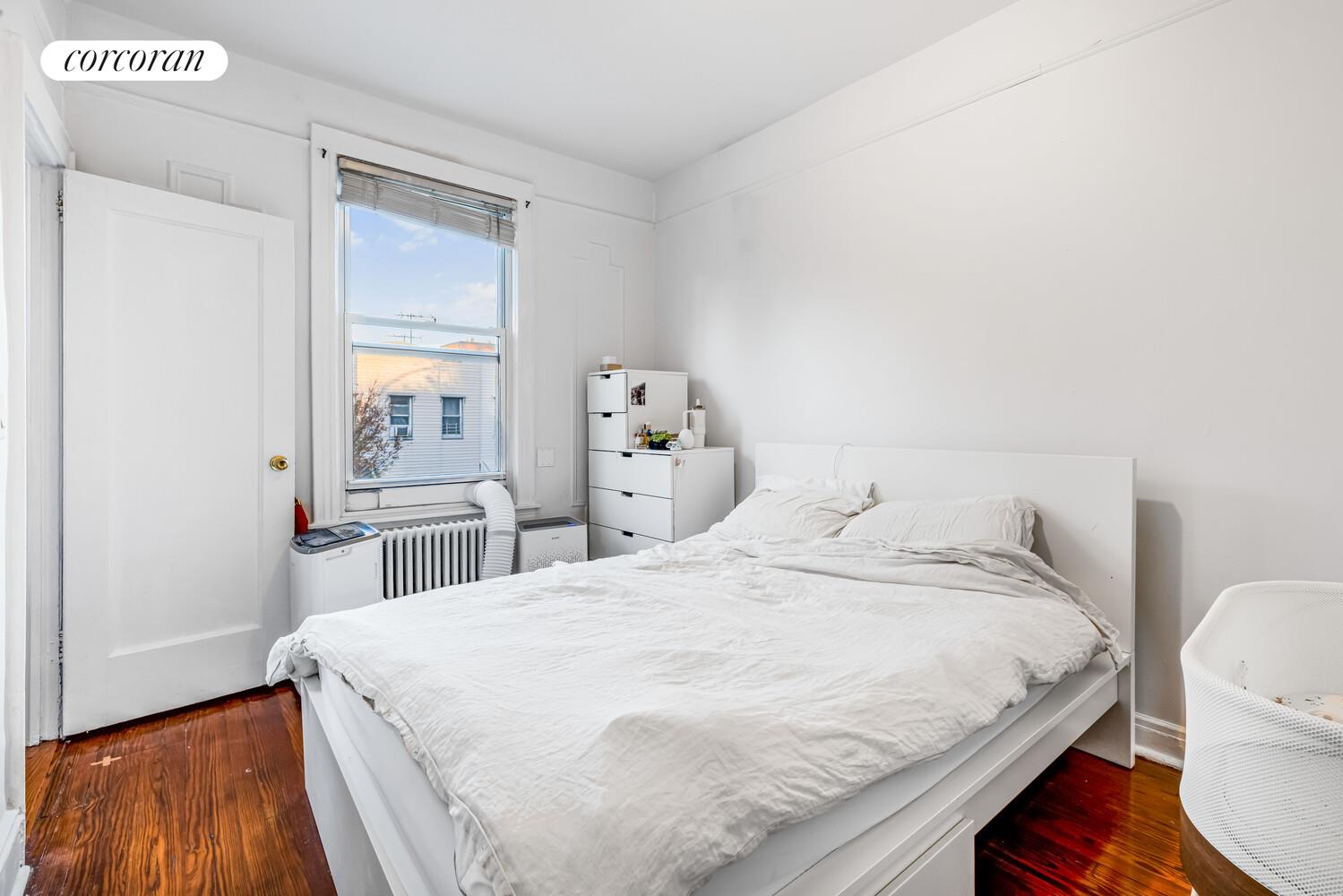 #10 photo, Brooklyn, Williamsburg,North , NY 11211