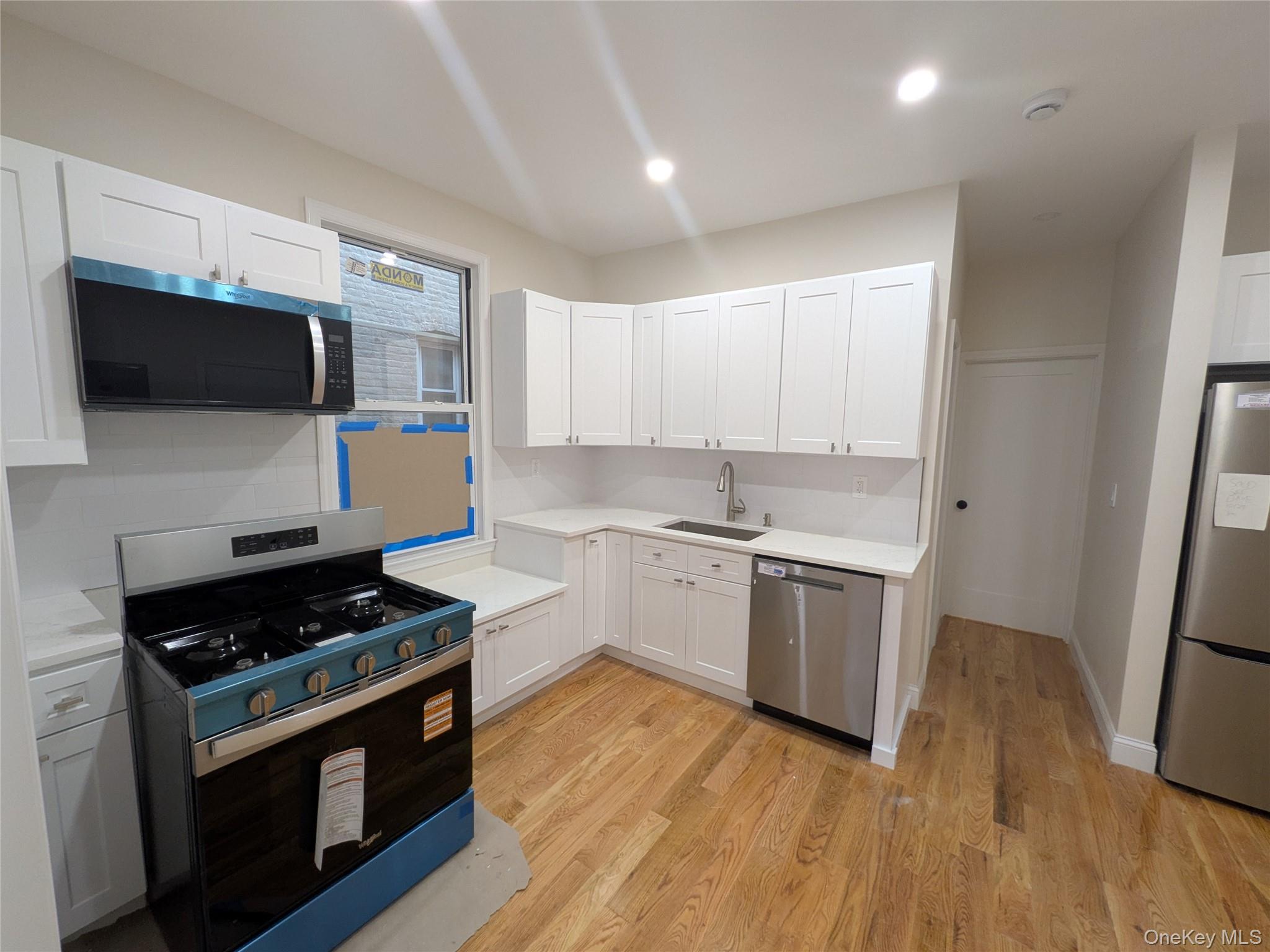 #4 photo, 104-44 42nd Avenue, Corona , NY 11368