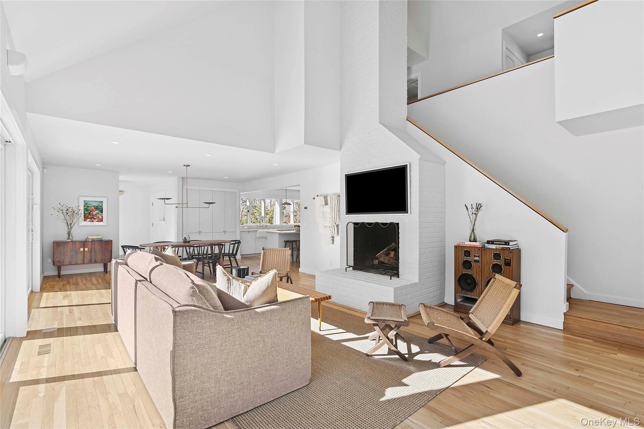 #4 photo, 34 Floyd Street, East Hampton , NY 11937