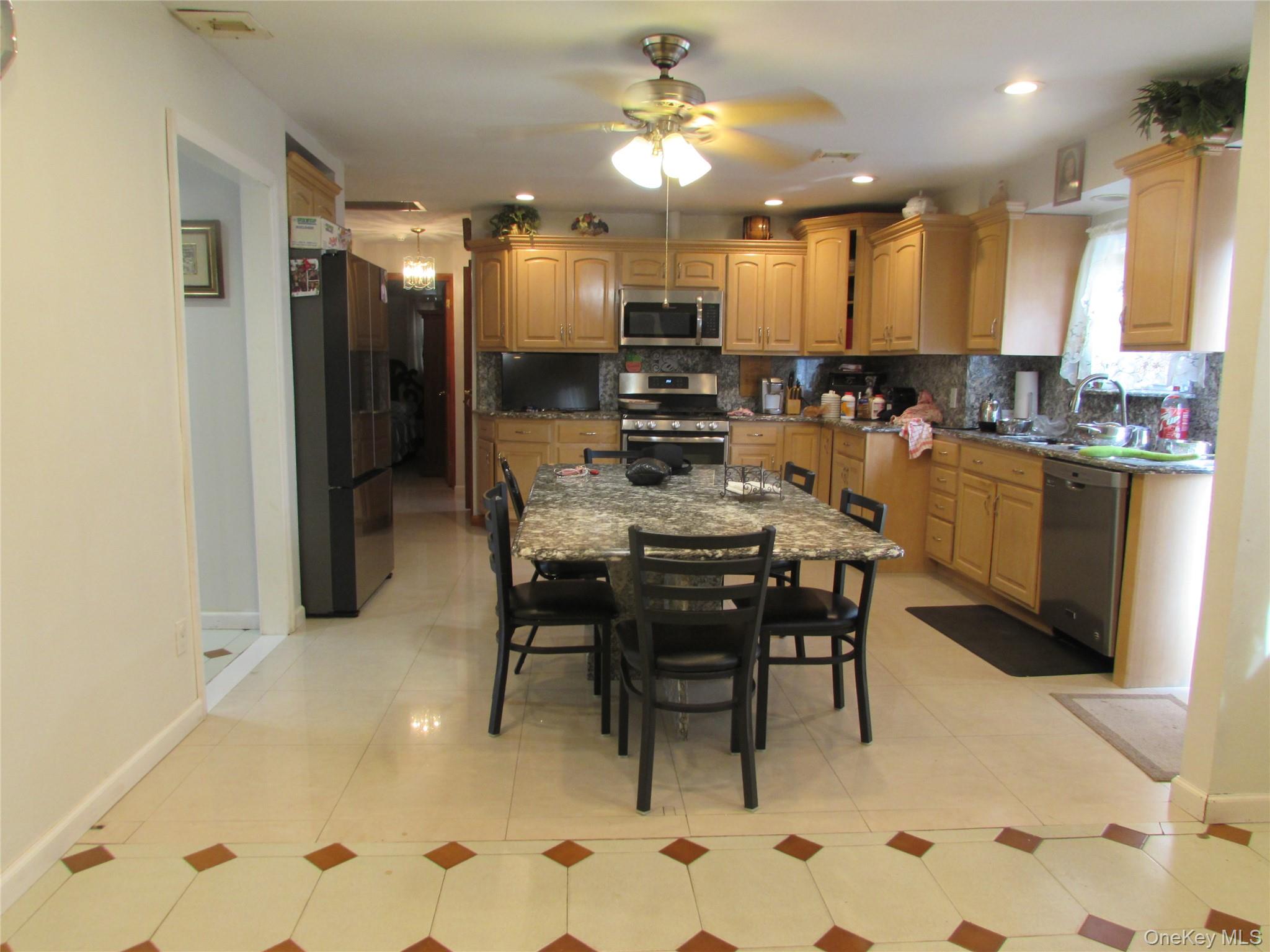 #1 photo, 828 Windmill Avenue, West Babylon , NY 11704