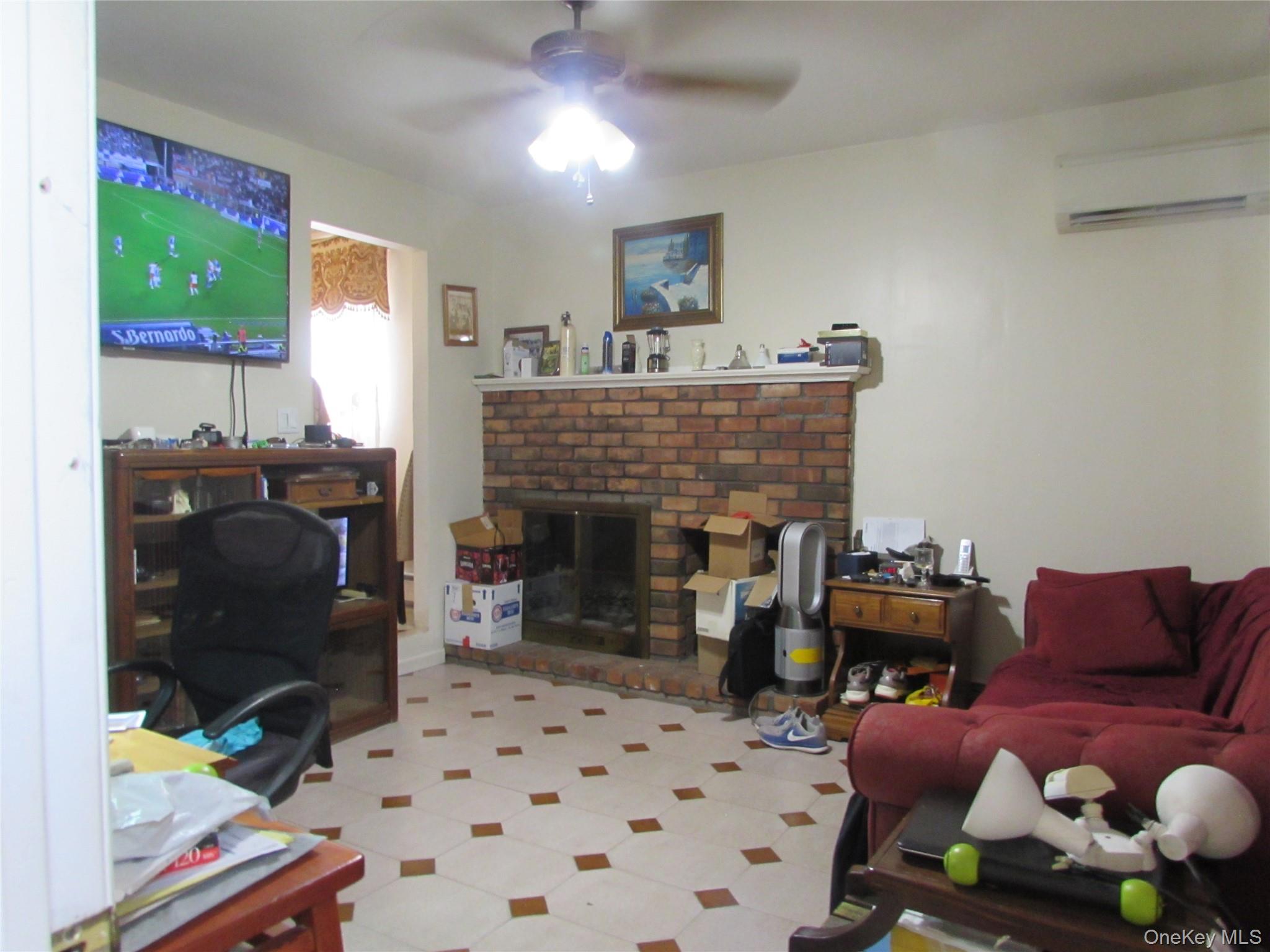 #10 photo, 828 Windmill Avenue, West Babylon , NY 11704