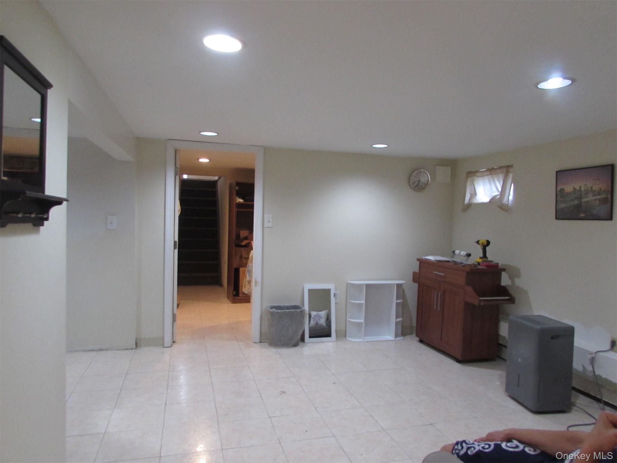 #11 photo, 828 Windmill Avenue, West Babylon , NY 11704