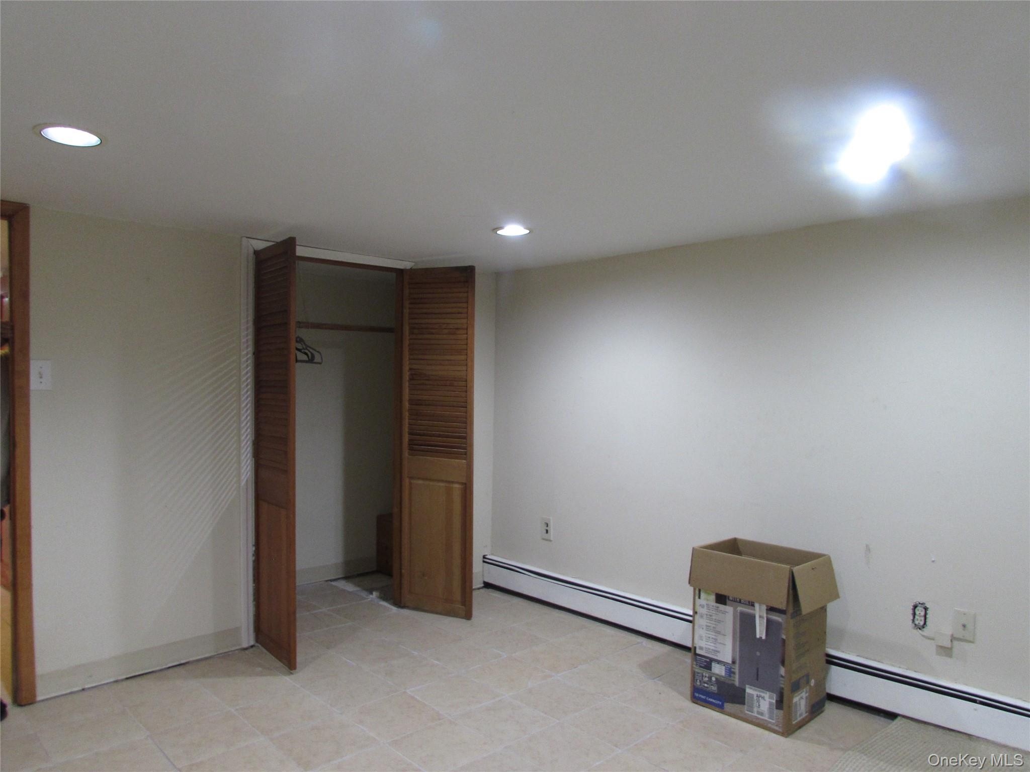 #12 photo, 828 Windmill Avenue, West Babylon , NY 11704