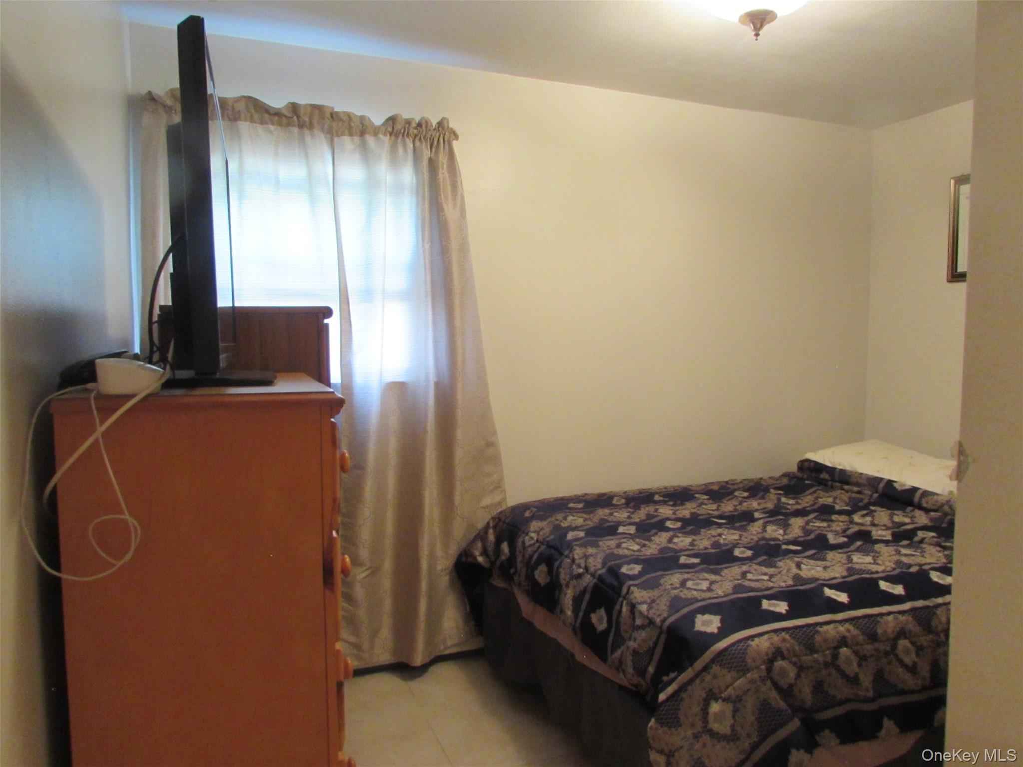 #8 photo, 828 Windmill Avenue, West Babylon , NY 11704