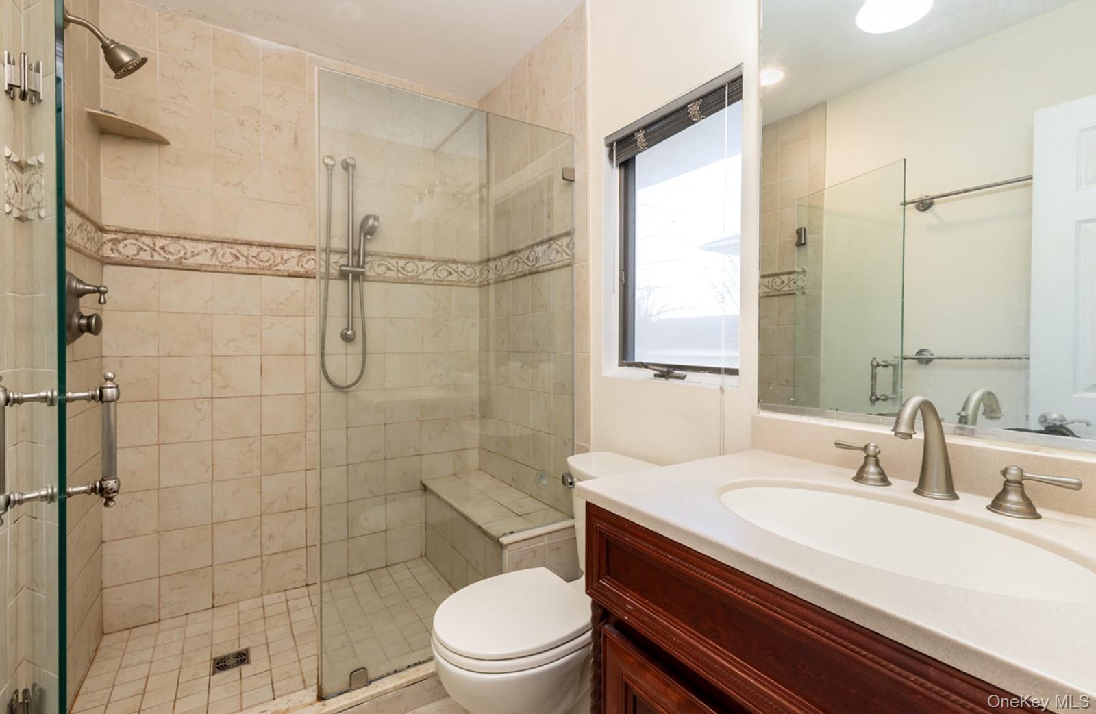 #11 photo, 16 E Hill Drive, サフォーク郡 Smithtown , NY 11787