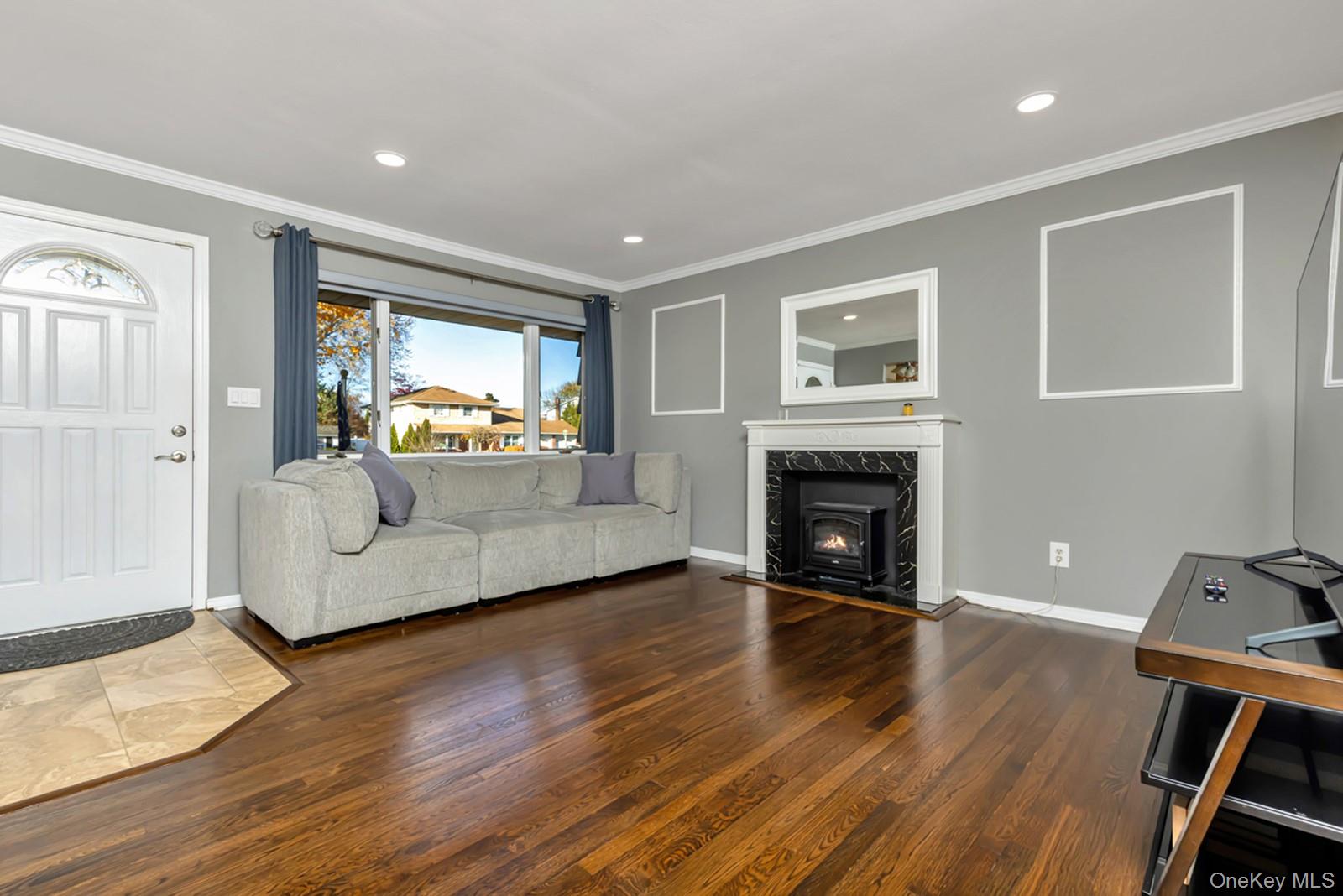 #2 photo, 16 E Hill Drive, サフォーク郡 Smithtown , NY 11787