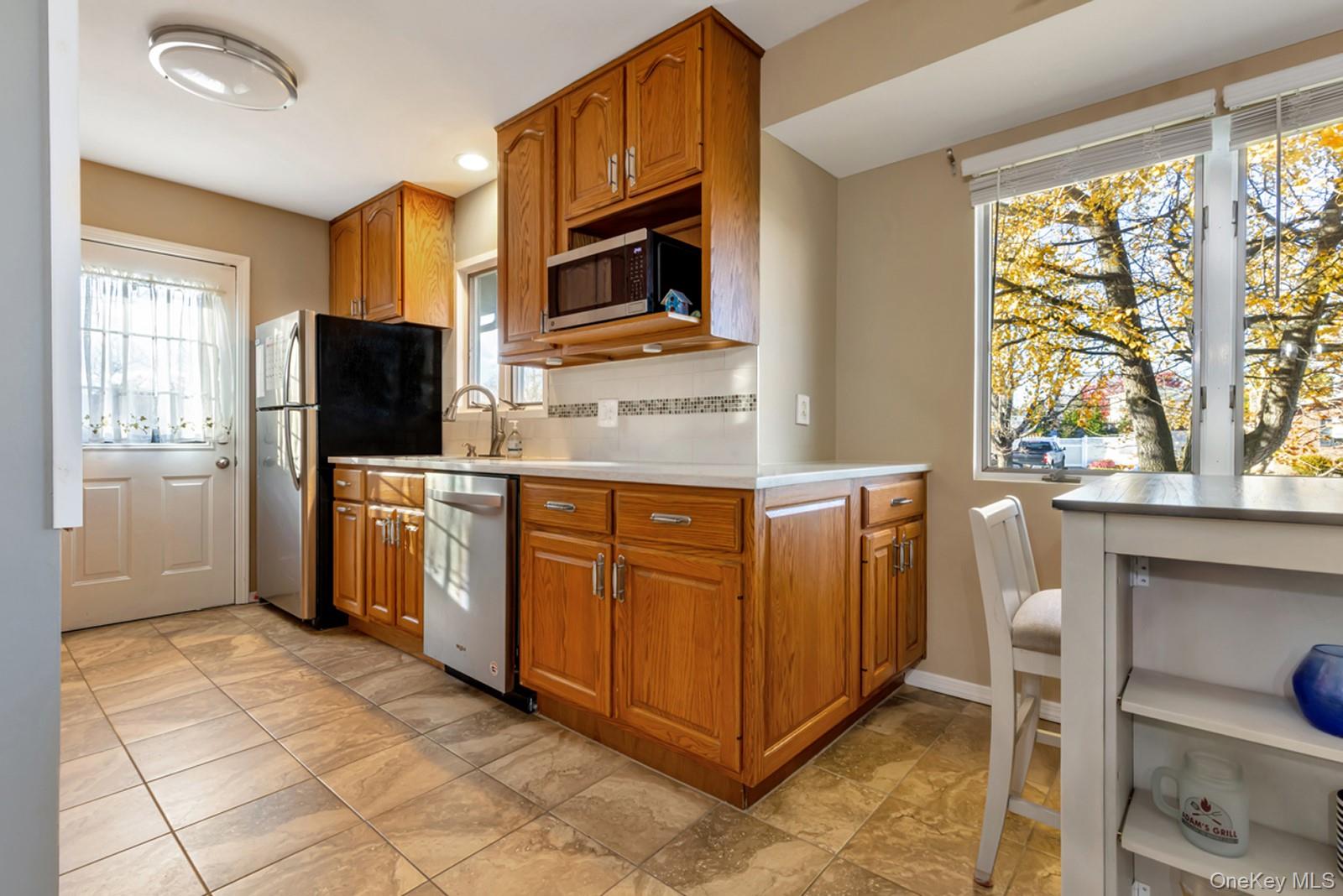 #4 photo, 16 E Hill Drive, サフォーク郡 Smithtown , NY 11787