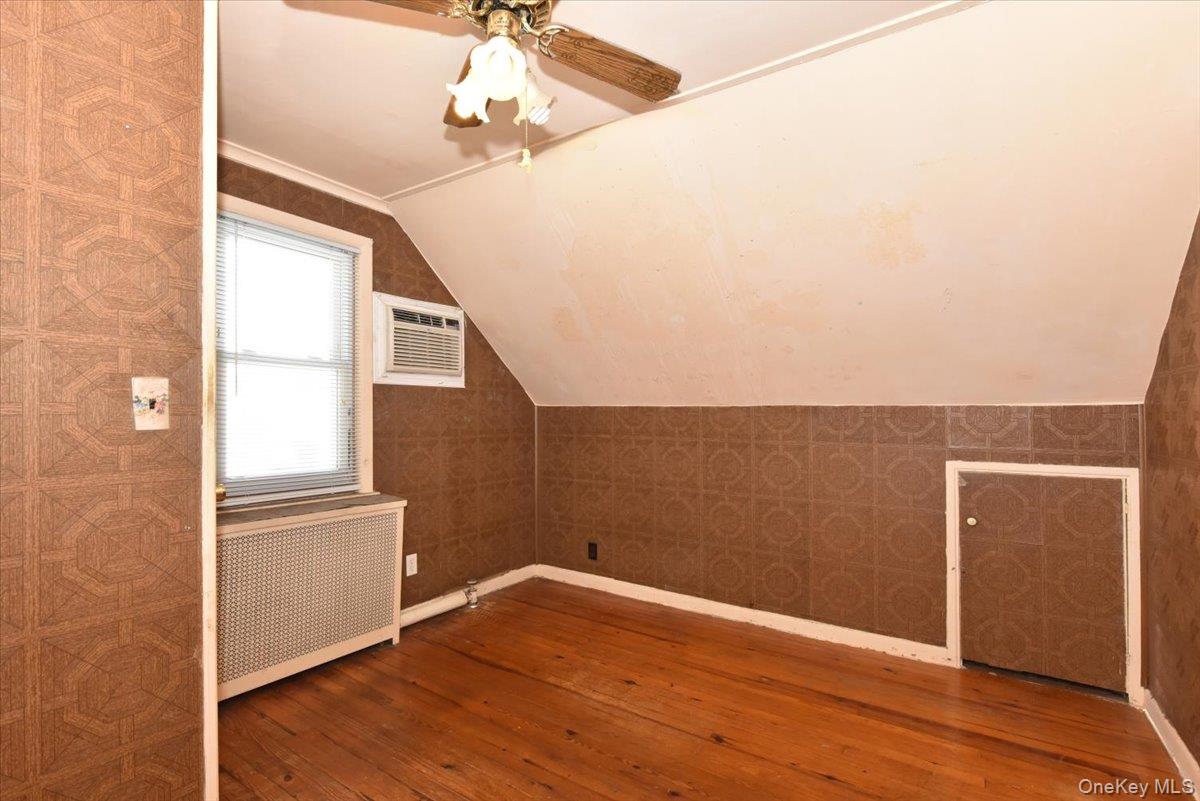 #16 photo, 1022 Jackson Avenue, Franklin Square , NY 11010