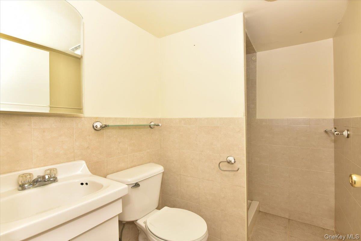 #20 photo, 1022 Jackson Avenue, Franklin Square , NY 11010