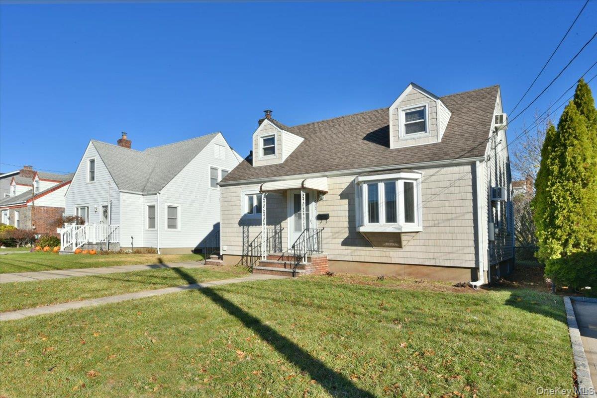 #3 photo, 1022 Jackson Avenue, Franklin Square , NY 11010