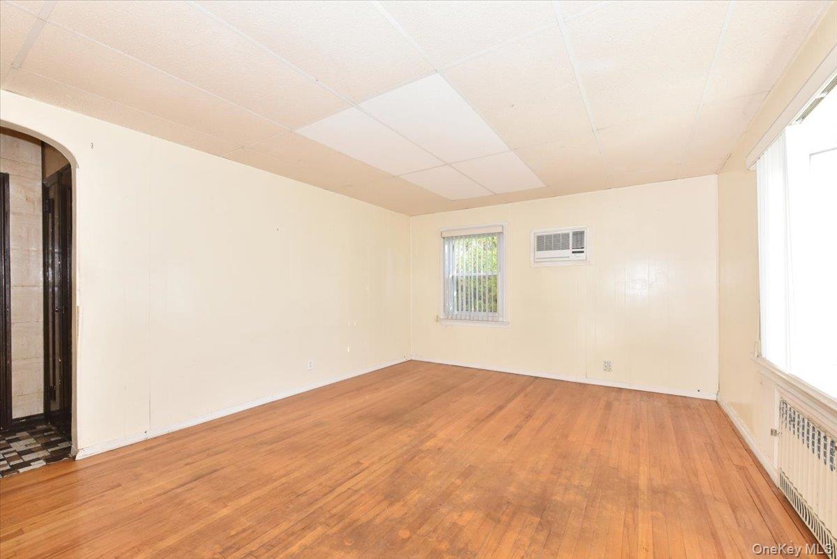 #5 photo, 1022 Jackson Avenue, Franklin Square , NY 11010