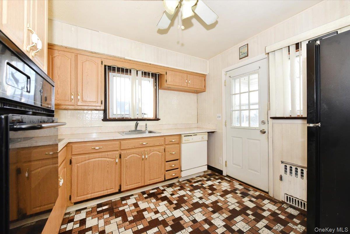 #9 photo, 1022 Jackson Avenue, Franklin Square , NY 11010