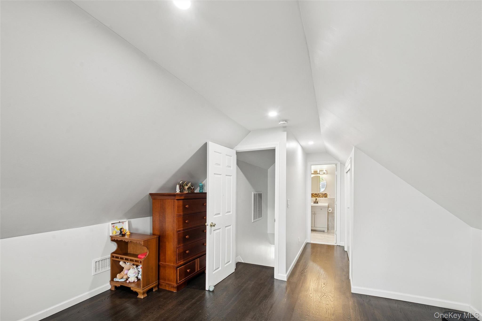 #16 photo, 109 Caroline Avenue, Franklin Square , NY 11010