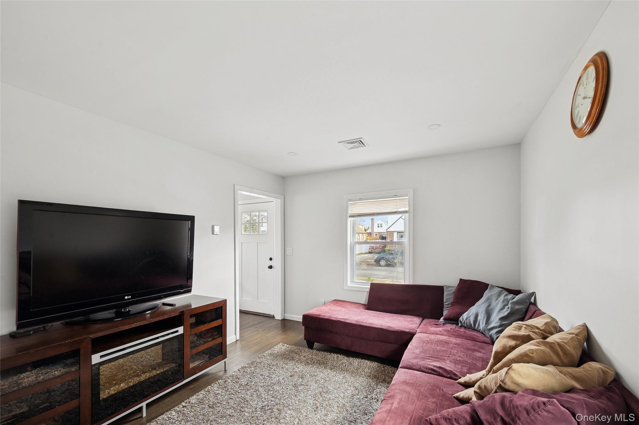 #5 photo, 109 Caroline Avenue, Franklin Square , NY 11010