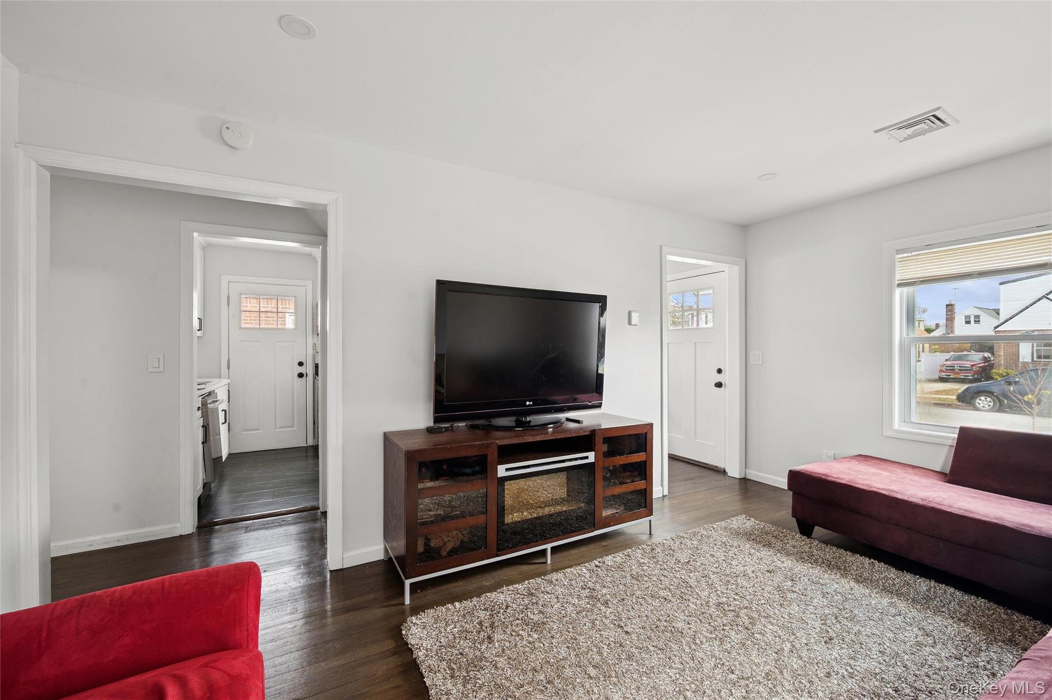 #7 photo, 109 Caroline Avenue, Franklin Square , NY 11010