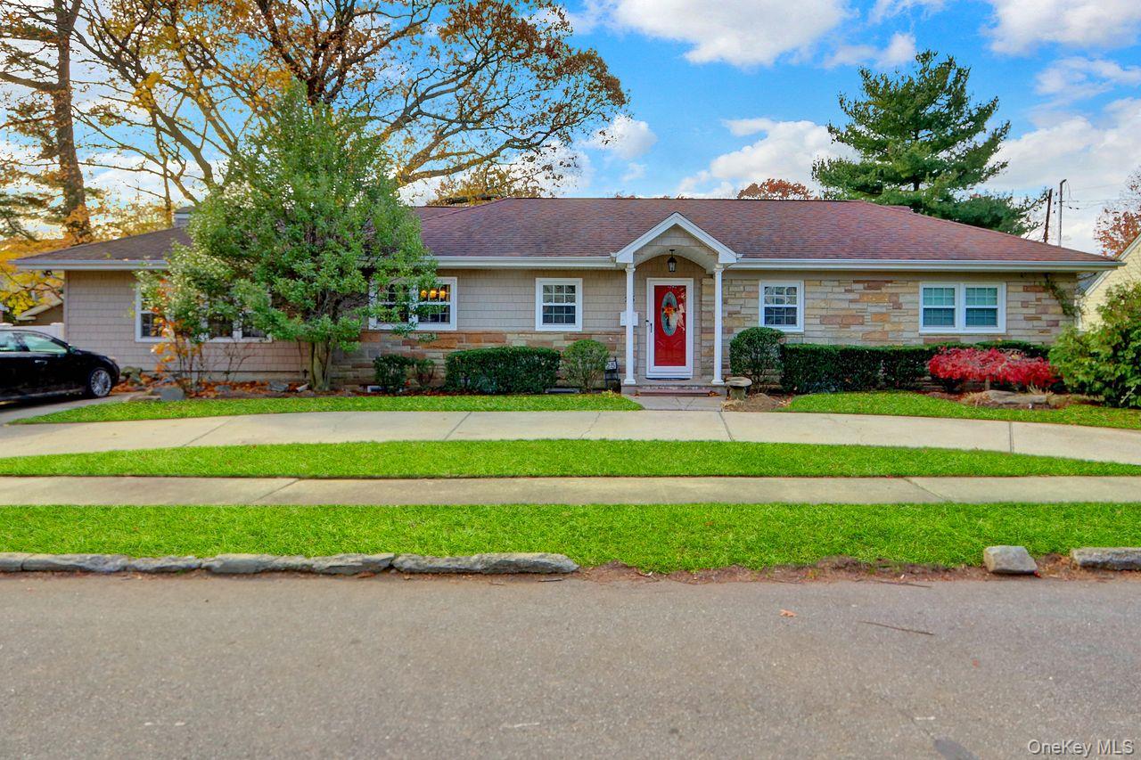 #1 photo, 25 Sterling Place, Malverne , NY 11565