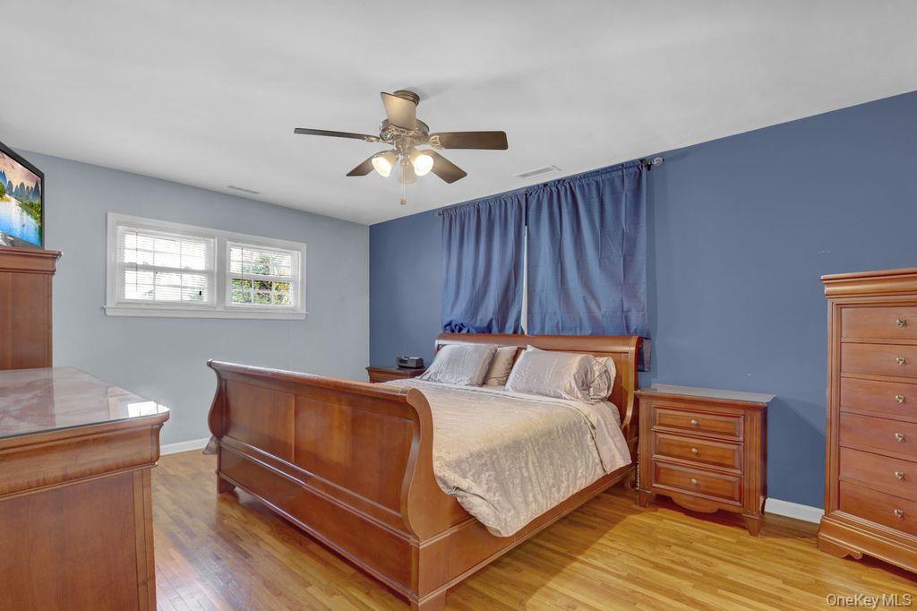 #13 photo, 25 Sterling Place, Malverne , NY 11565