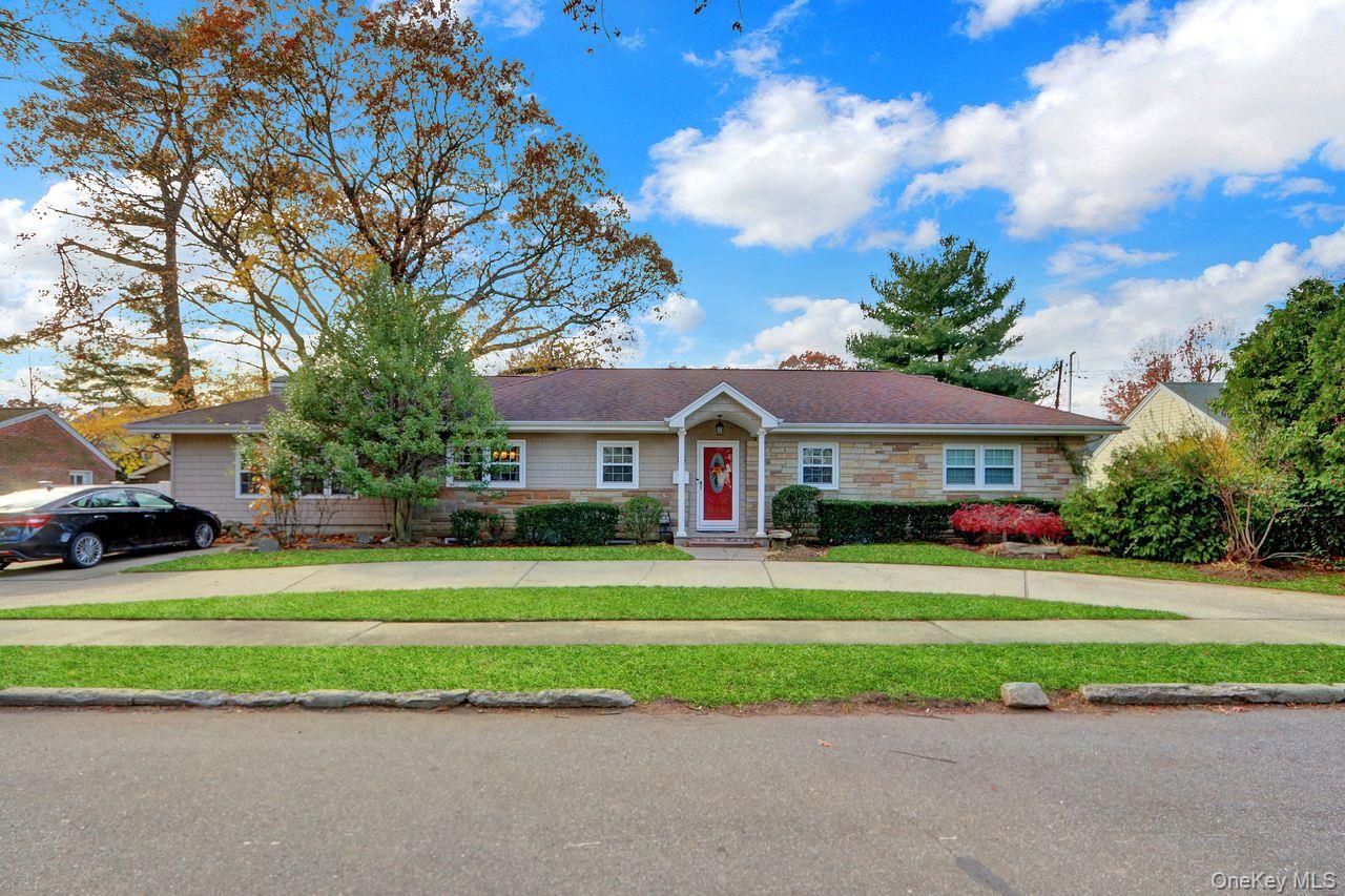 #2 photo, 25 Sterling Place, Malverne , NY 11565